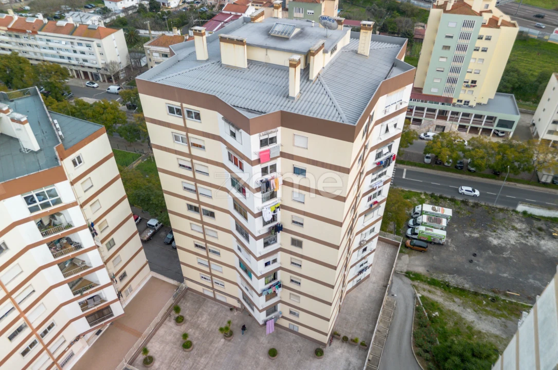 Apartamento T3 para Venda em Póvoa de Santo Adrião e Olival Basto Foto 31