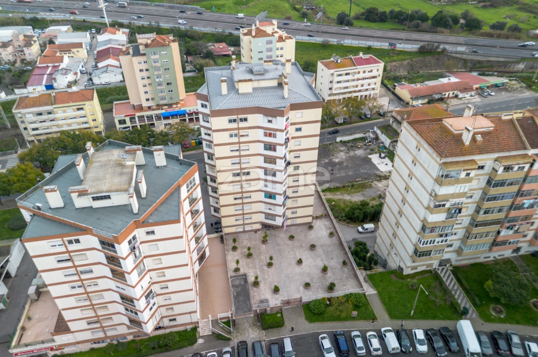 Apartamento T3 para Venda em Póvoa de Santo Adrião e Olival Basto Foto 32