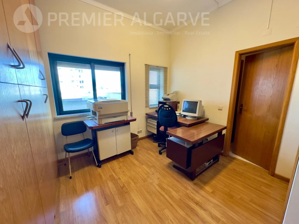 Loja para Arrendamento em Faro (Sé e São Pedro) Foto 6