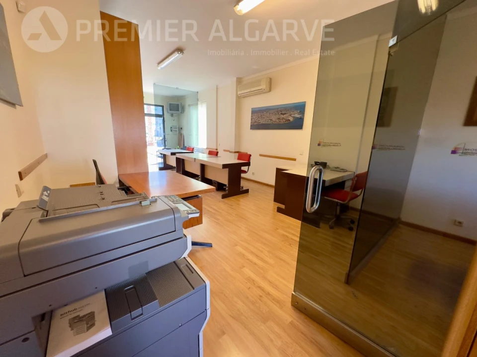 Loja para Arrendamento em Faro (Sé e São Pedro) Foto 7