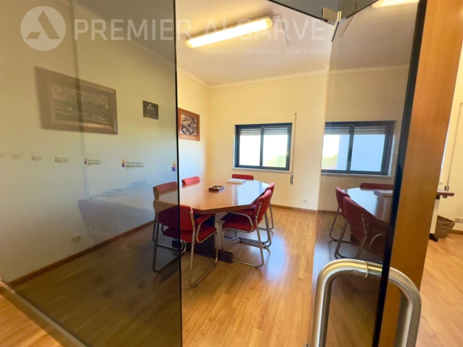 Loja para Arrendamento em Faro (Sé e São Pedro) Foto 2