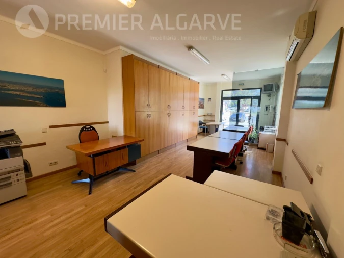 Loja para Arrendamento em Faro (Sé e São Pedro) Foto 9