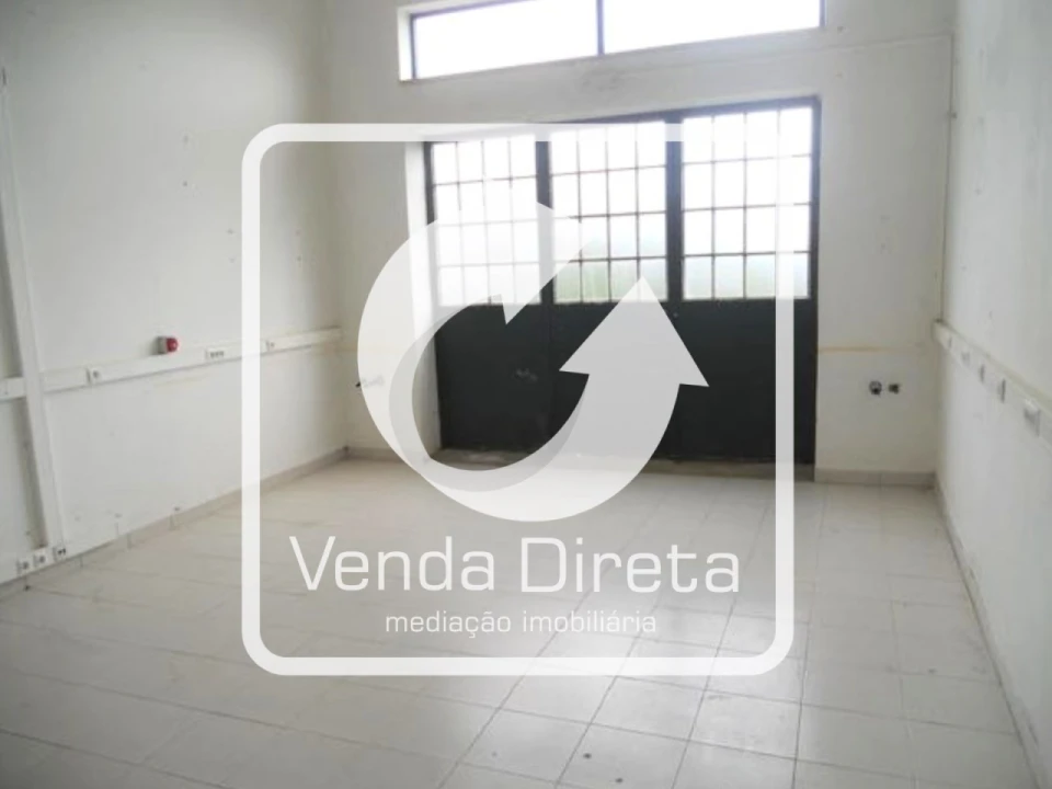 Armazém para Venda em Alcanena e Vila Moreira Foto 1