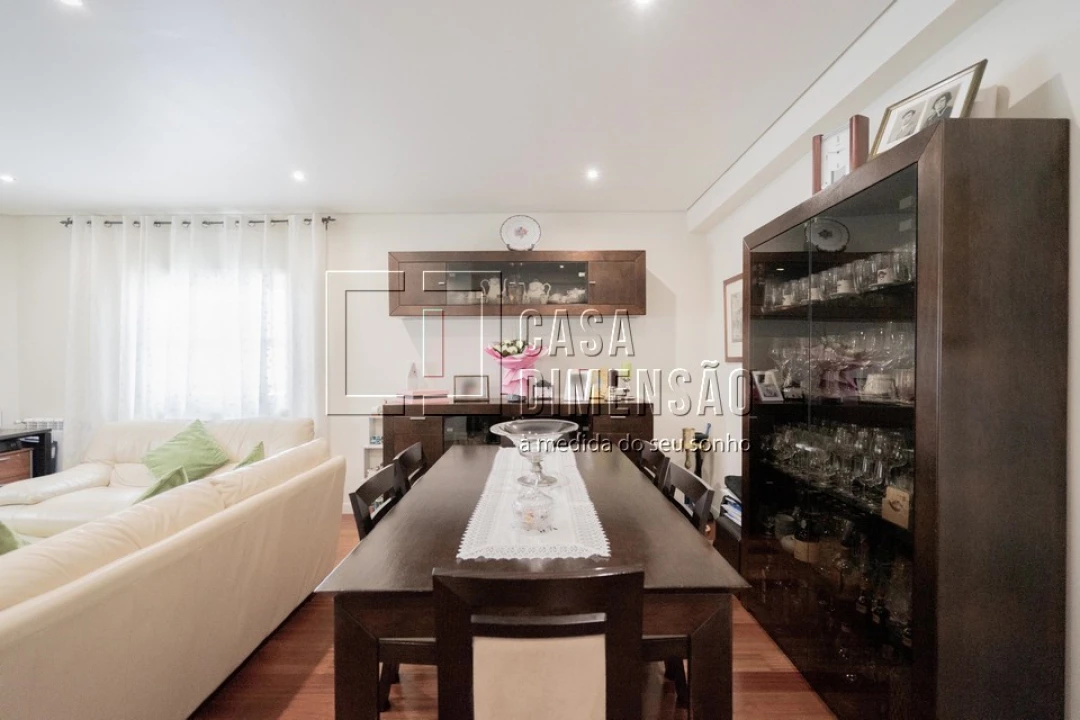 Apartamento T2 para Venda em Carnaxide e Queijas Foto 8