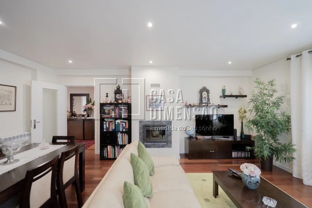 Apartamento T2 para Venda em Carnaxide e Queijas Foto 10