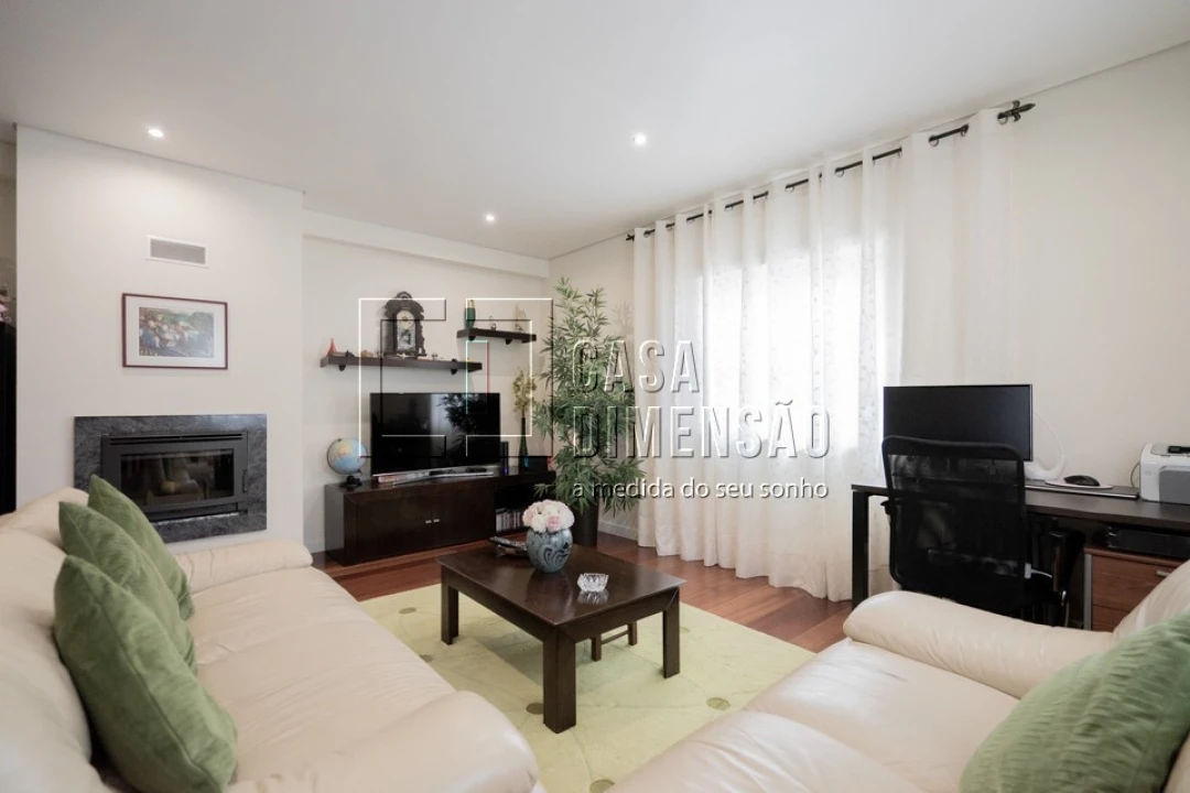 Apartamento T2 para Venda em Carnaxide e Queijas Foto 11