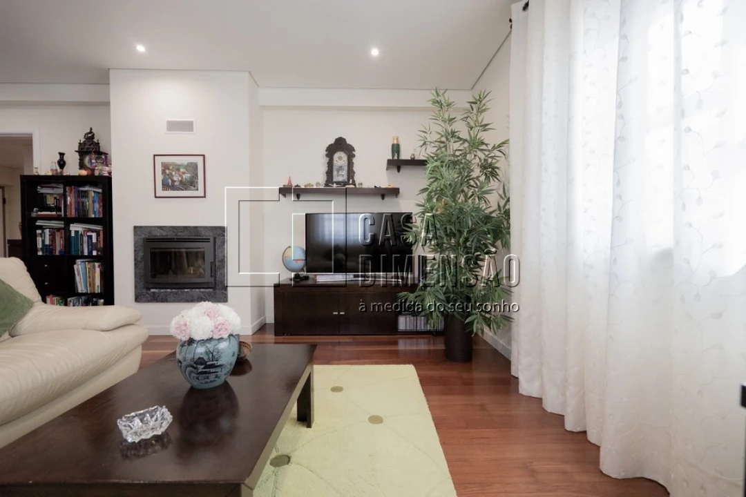 Apartamento T2 para Venda em Carnaxide e Queijas Foto 12