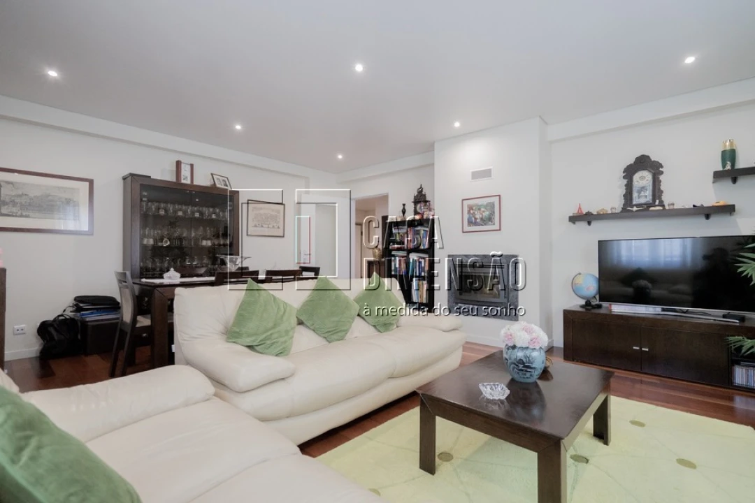 Apartamento T2 para Venda em Carnaxide e Queijas Foto 13