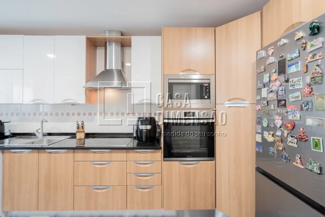 Apartamento T2 para Venda em Carnaxide e Queijas Foto 25