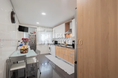 Apartamento T2 para Venda em Carnaxide e Queijas