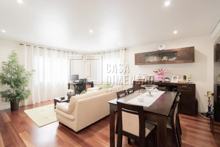 Apartamento T2 para Venda em Carnaxide e Queijas Foto 7