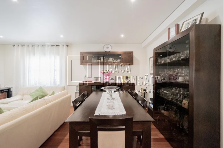 Apartamento T2 para Venda em Carnaxide e Queijas Foto 8