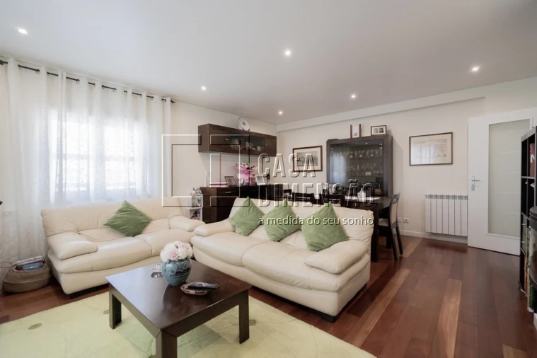 Apartamento T2 para Venda em Carnaxide e Queijas Foto 15