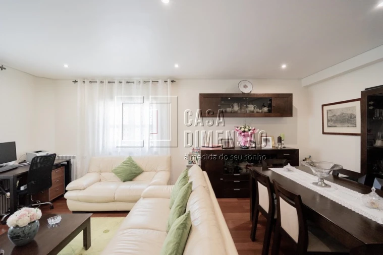 Apartamento T2 para Venda em Carnaxide e Queijas Foto 17