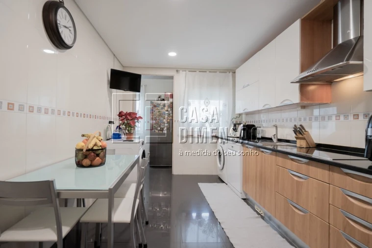 Apartamento T2 para Venda em Carnaxide e Queijas Foto 20