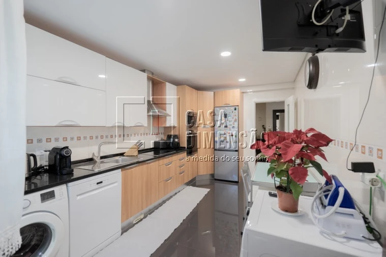 Apartamento T2 para Venda em Carnaxide e Queijas Foto 22