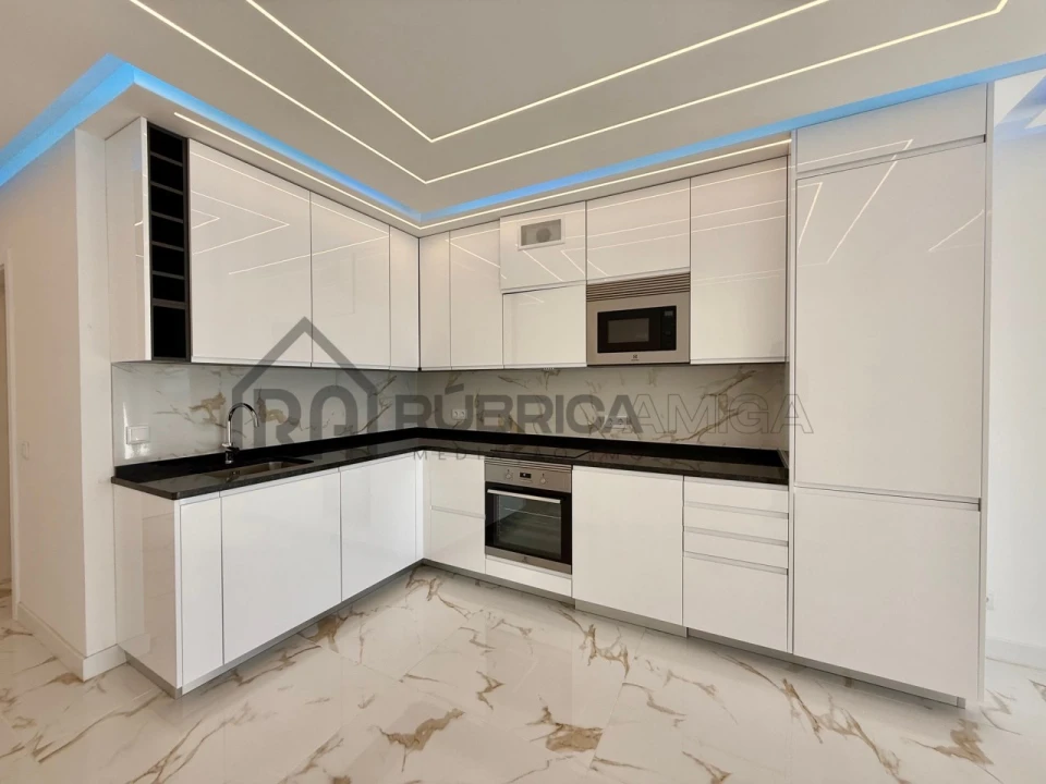 Apartamento T2 para Venda em Quarteira Foto 5