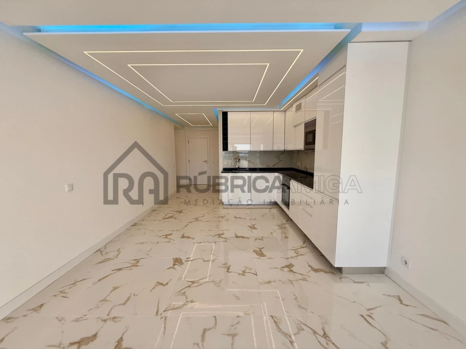 Apartamento T2 para Venda em Quarteira Foto 6