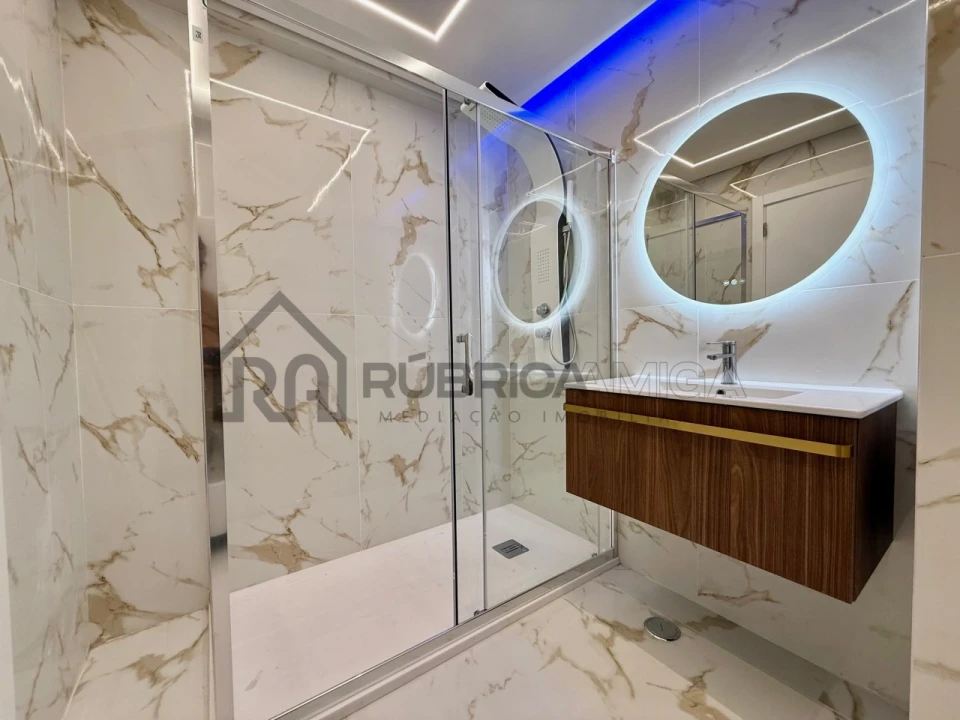 Apartamento T2 para Venda em Quarteira Foto 19