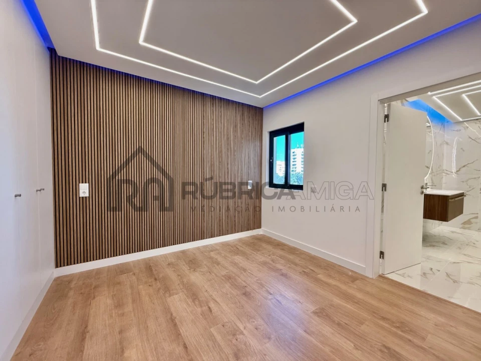 Apartamento T2 para Venda em Quarteira Foto 21