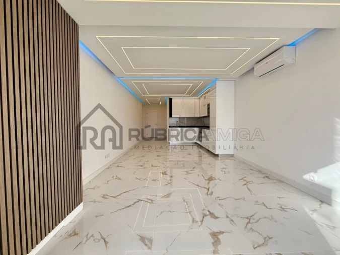 Apartamento T2 para Venda em Quarteira Foto 3
