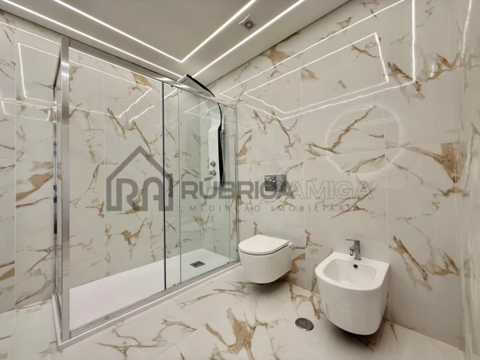 Apartamento T2 para Venda em Quarteira Foto 23