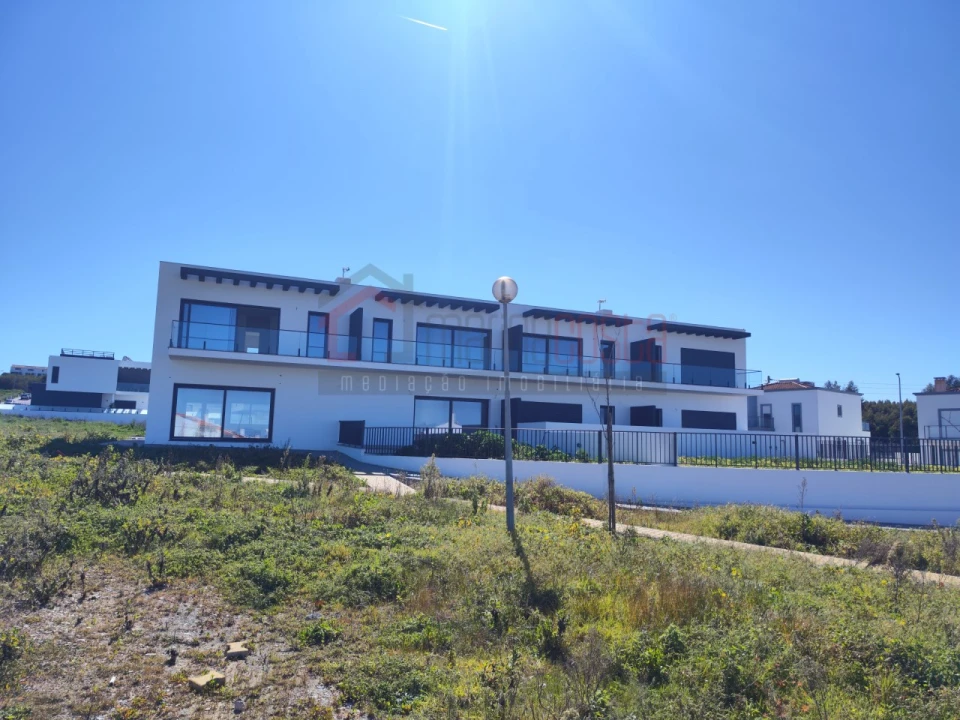 Loja para Venda em Atouguia da Baleia Foto 1