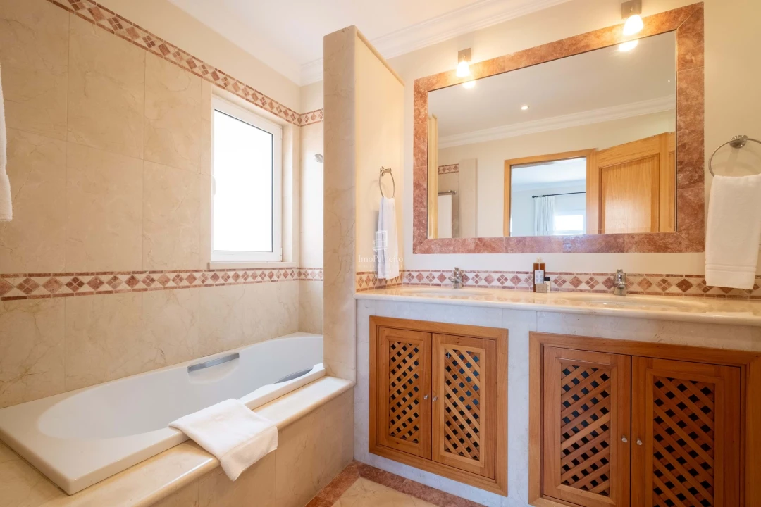 Apartamento T3 para Venda em São Gonçalo Foto 9