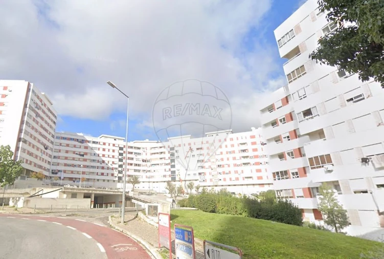 Garagem para Arrendamento em Póvoa de Santa Iria e Forte da Casa Foto 3