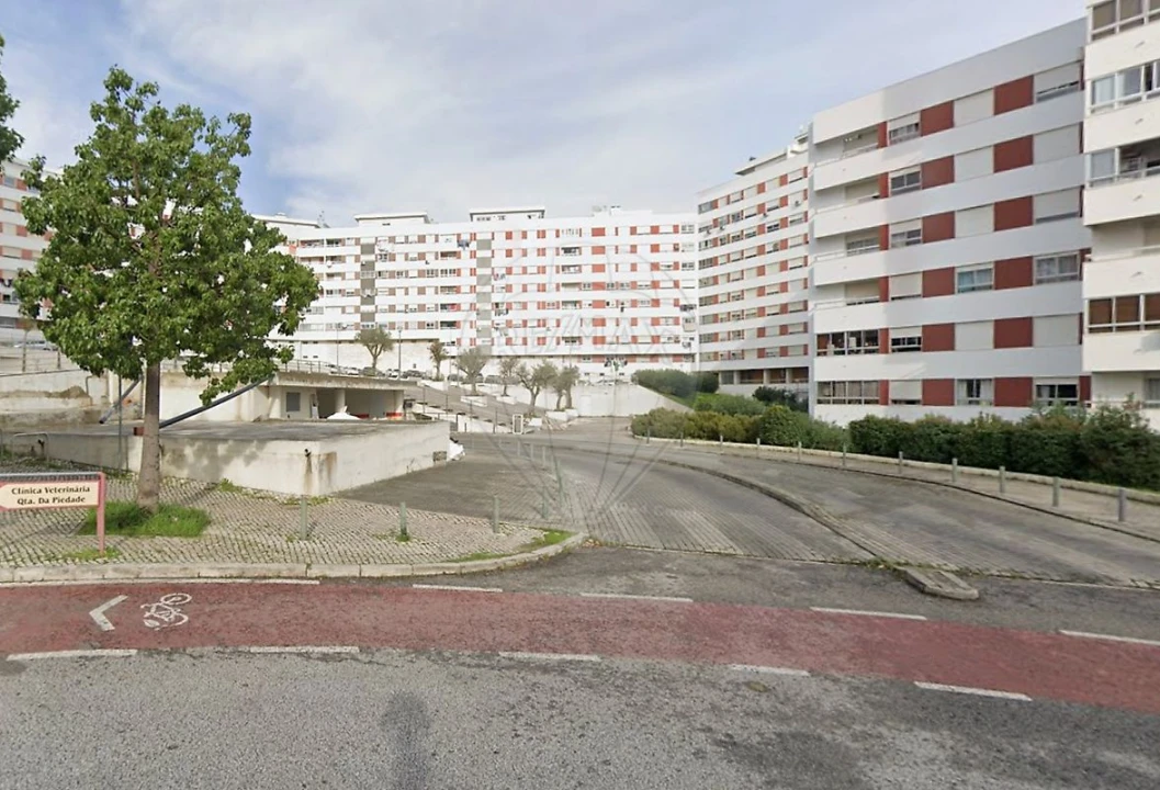 Garagem para Arrendamento em Póvoa de Santa Iria e Forte da Casa Foto 1