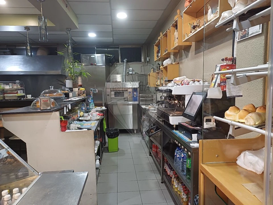 Negócio para Venda em Ermesinde Foto 4