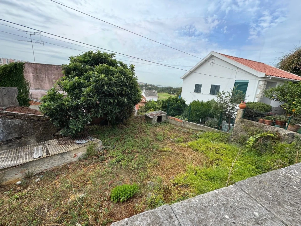 Terreno para Venda em Carnaxide e Queijas Foto 1