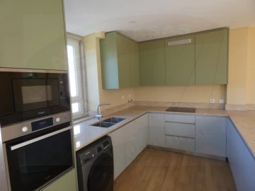 Apartamento T2 para Venda em Massamá e Monte Abraão