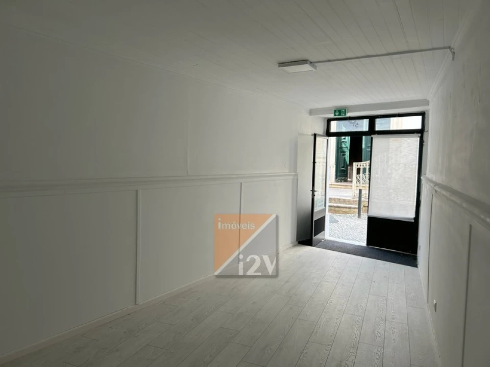 Loja para Venda em Leiria, Pousos, Barreira e Cortes Foto 17