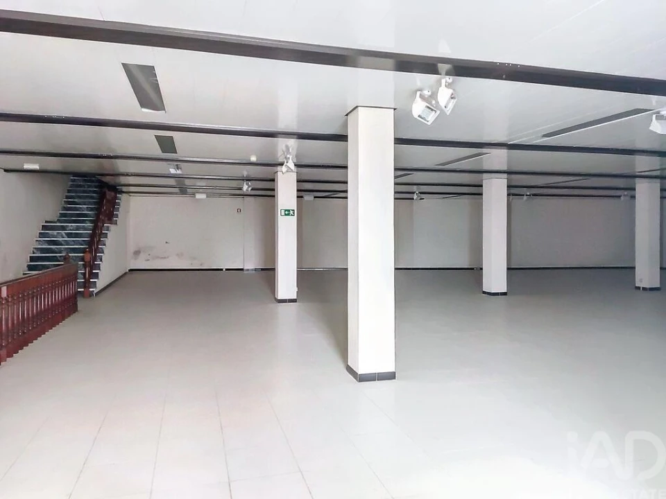 Loja para Arrendamento em Nossa Senhora das Misericordias Foto 17