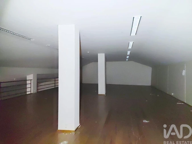 Loja para Arrendamento em Nossa Senhora das Misericordias Foto 23