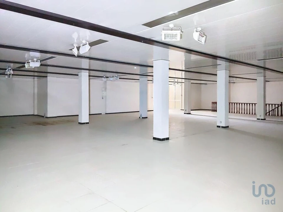 Loja para Arrendamento em Nossa Senhora das Misericordias Foto 1