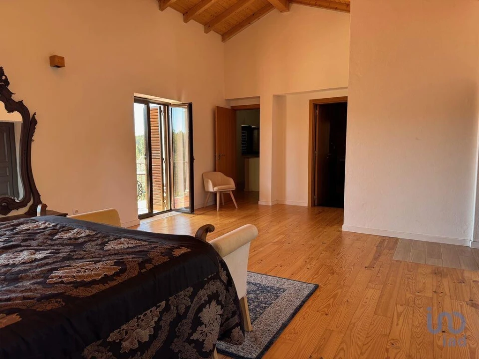 Moradia T4 para Venda em Vila Facaia Foto 9