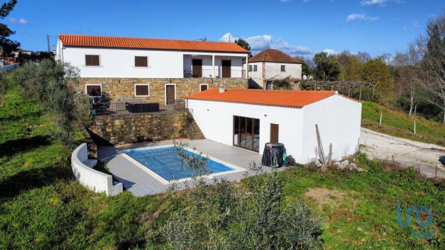 Moradia T4 para Venda em Vila Facaia