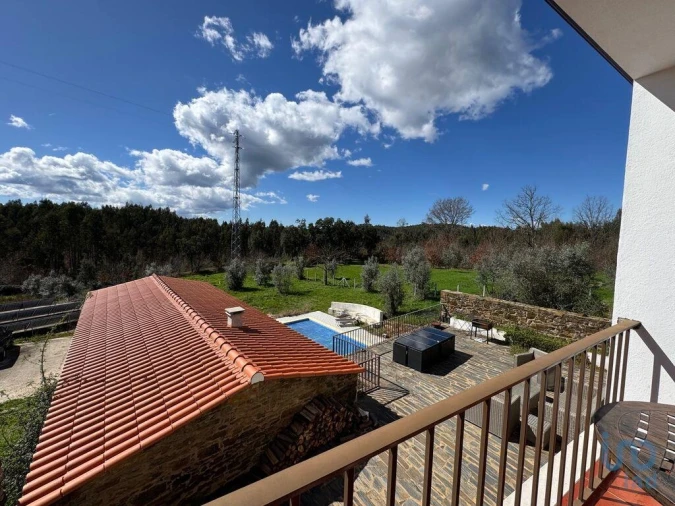 Moradia T4 para Venda em Vila Facaia Foto 11