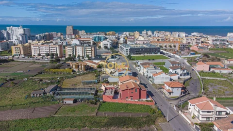 Terreno para Venda em Póvoa de Varzim, Beiriz e Argivai