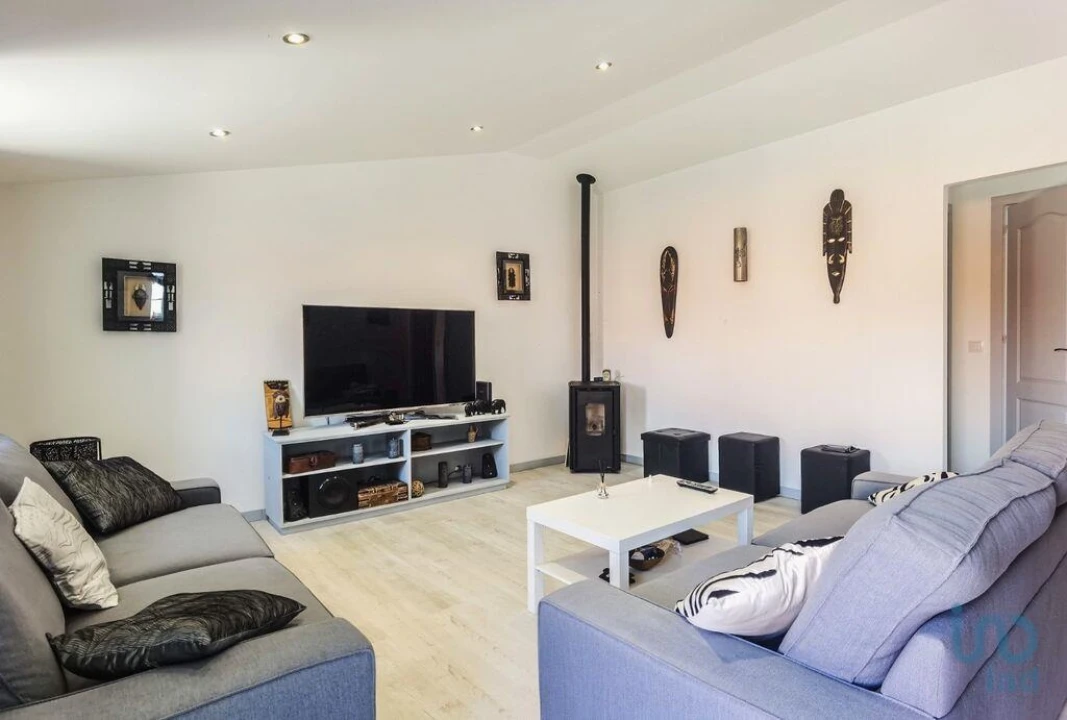 Moradia T3 para Venda em Travanca de Lagos Foto 12