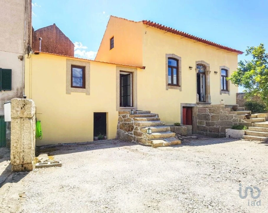 Moradia T3 para Venda em Travanca de Lagos Foto 1