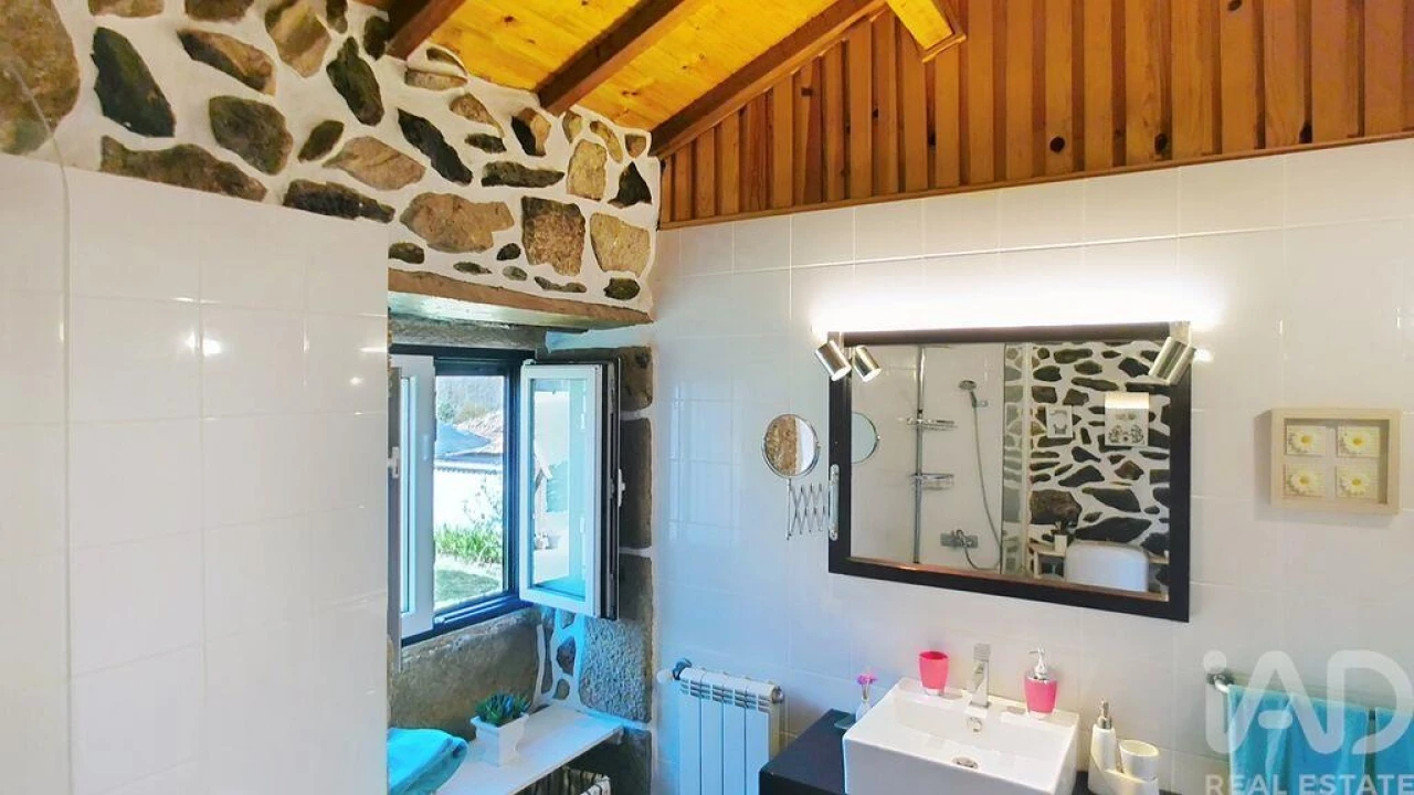 Moradia T2 para Venda em Arnoia Foto 25