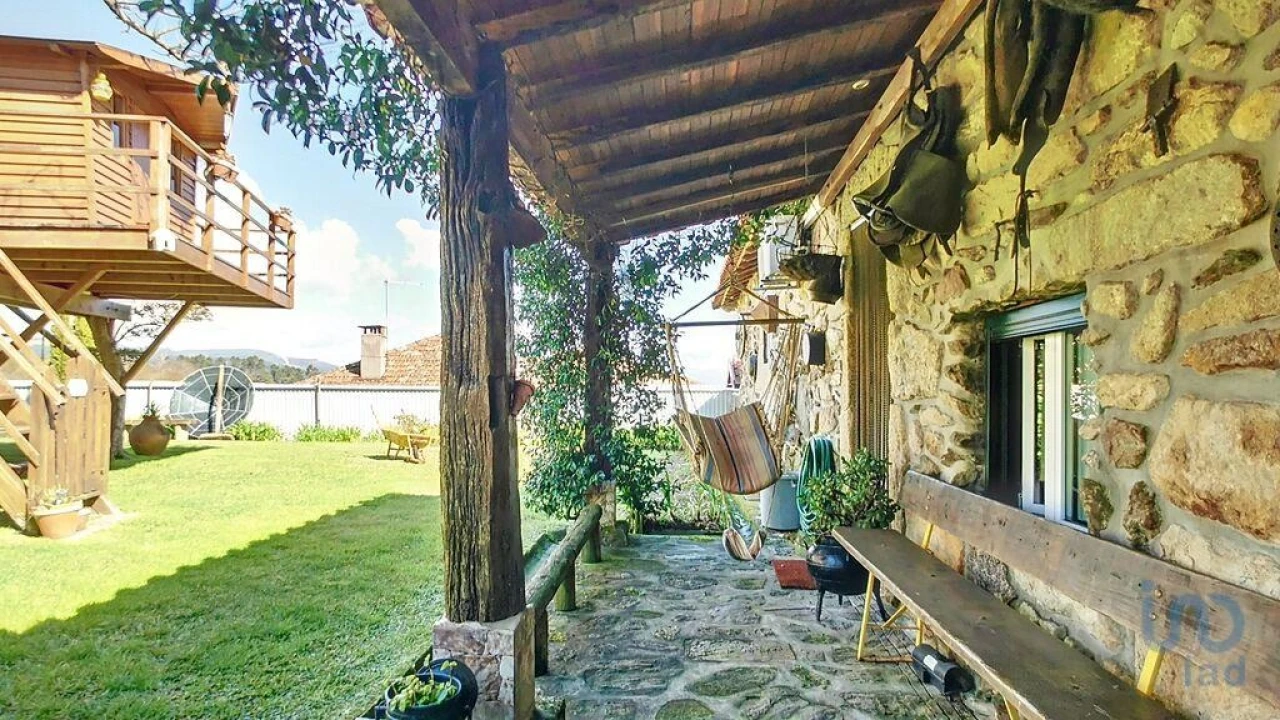 Moradia T2 para Venda em Arnoia Foto 14