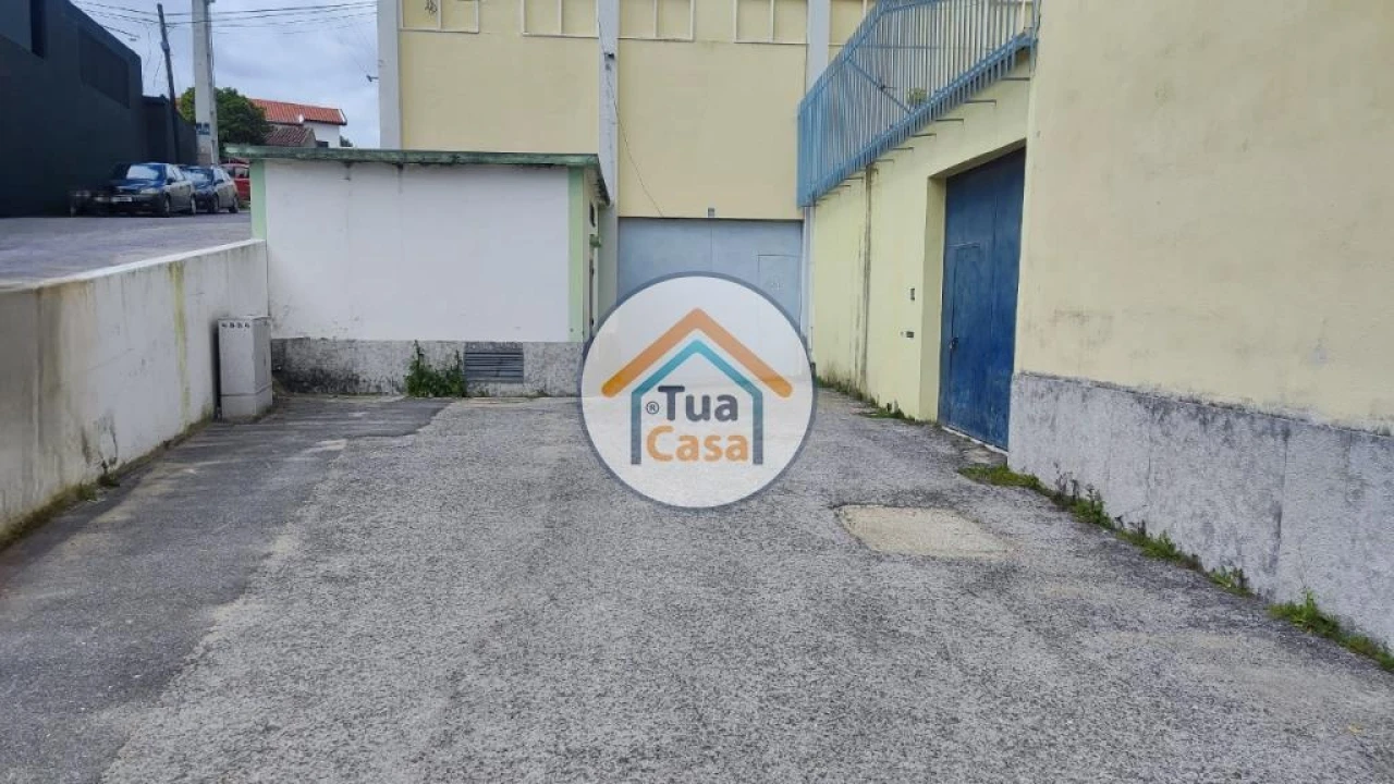 Armazém para Venda em Santa Iria de Azoia, São João da Talha e Bobadela Foto 9