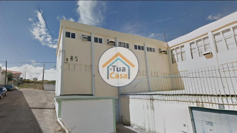 Armazém para Venda em Santa Iria de Azoia, São João da Talha e Bobadela