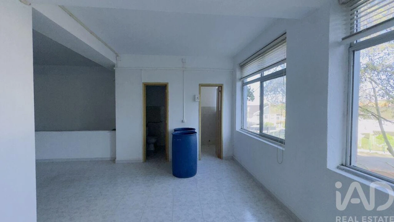 Loja para Venda em Amora Foto 16