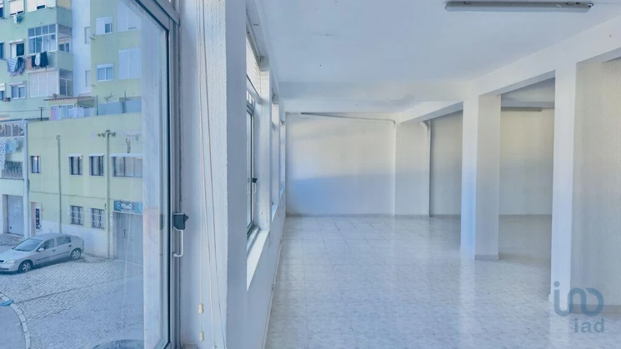 Loja para Venda em Amora