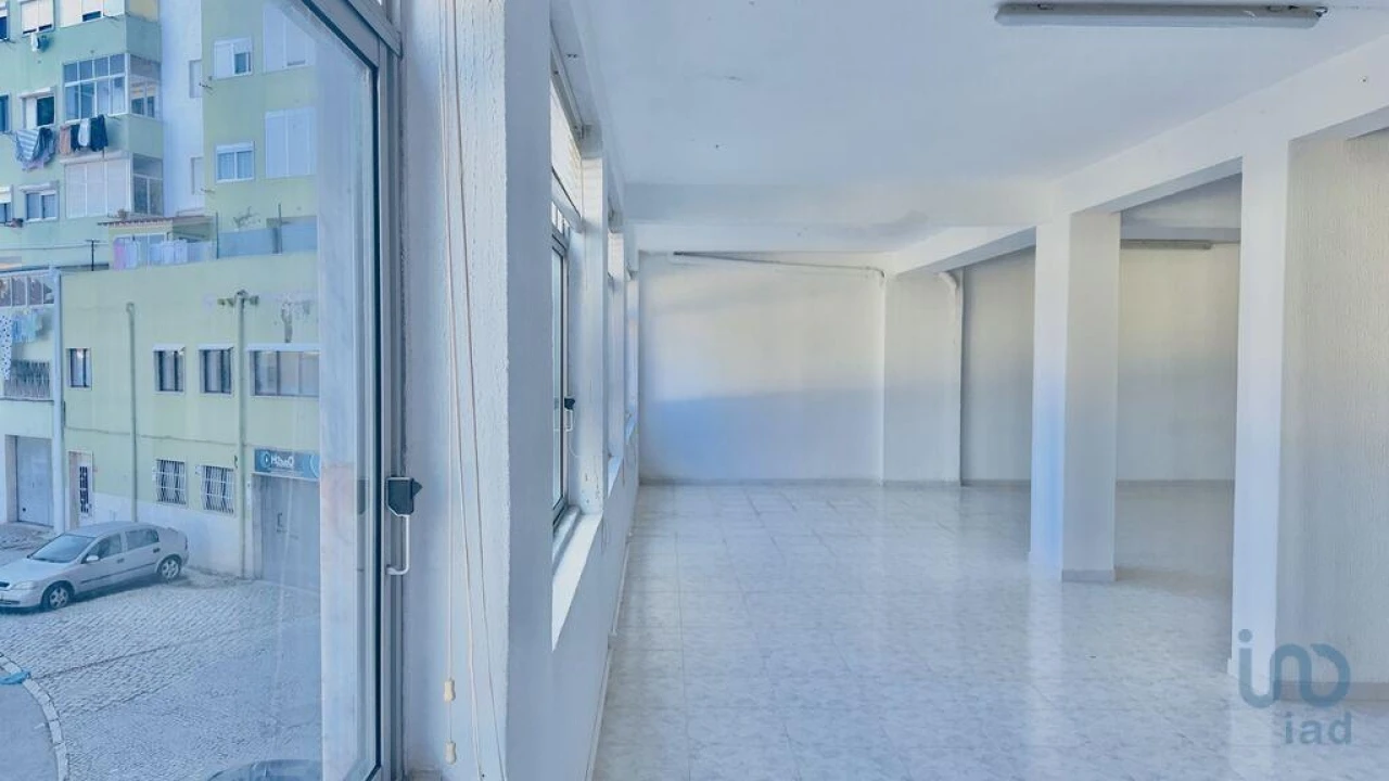 Loja para Venda em Amora Foto 1